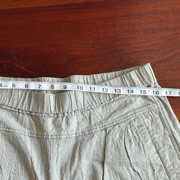 Women's Gray Capris - Picture 8 of 9